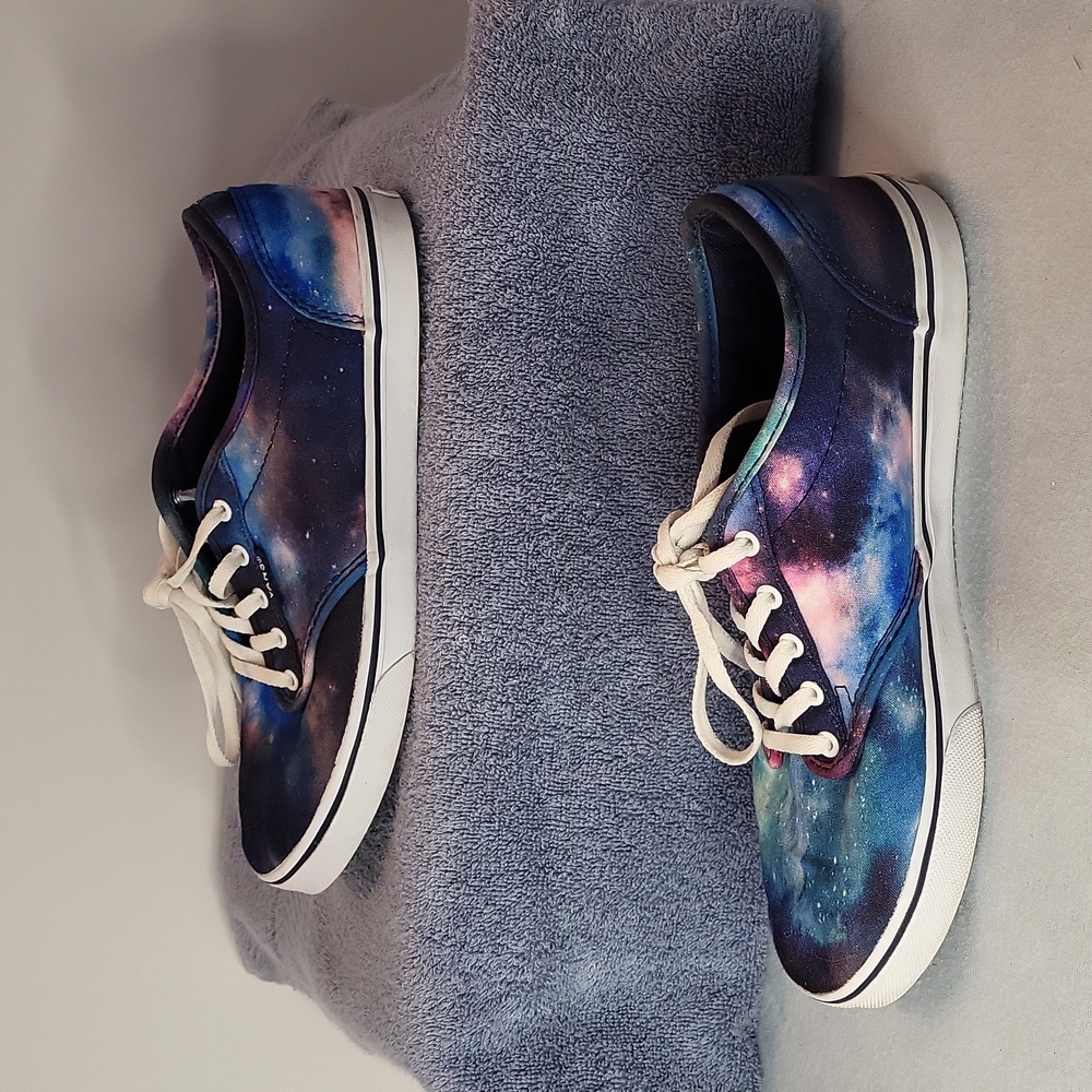 Cosmic Vans - Picture 2 of 9
